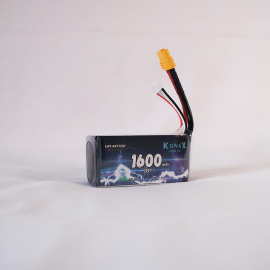 Baterias LiPo 6S para dron FPV cargando en bolsa ignifuga a voltaje de storage